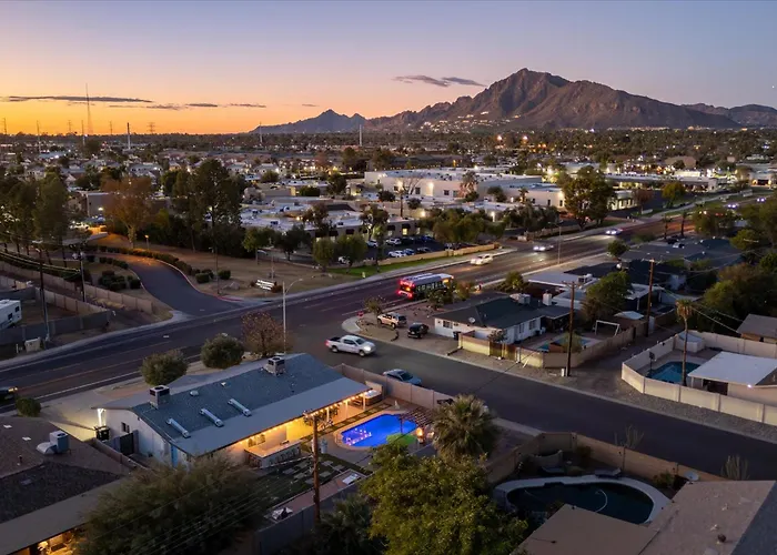 Holiday home Good Vibes Pool Hot Tub Putt Putt Pool Table Scottsdale