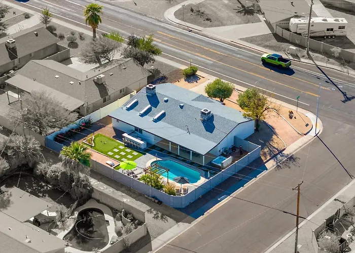 Good Vibes Pool Hot Tub Putt Putt Pool Table Scottsdale